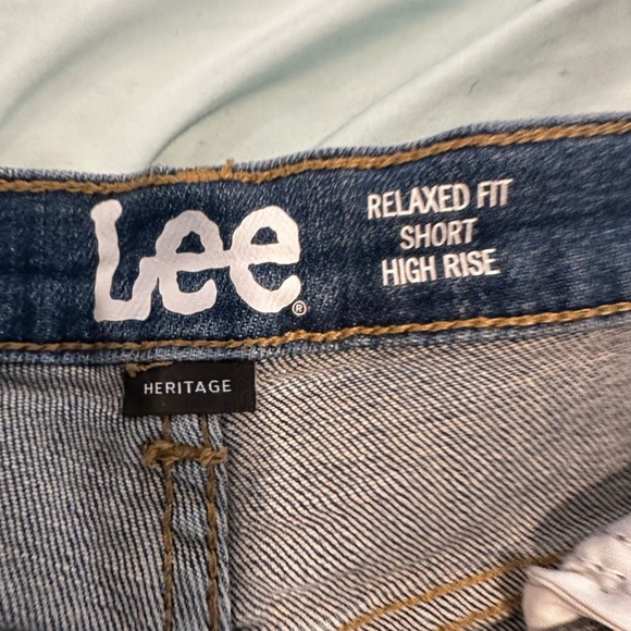 LEE - Heritage High-Rise Relaxed Fit Button Fly Jean Denim Shorts. Jorts. - Picture 7 of 9